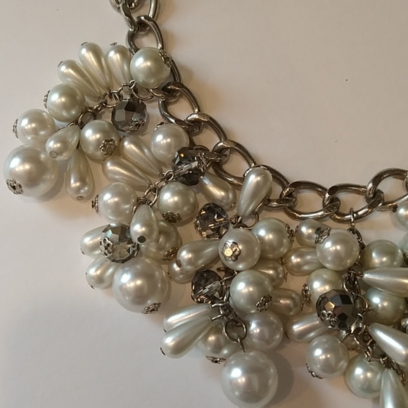 Jules Chunky Pearl Drop beaded Bib Necklace - Picture 10 of 16